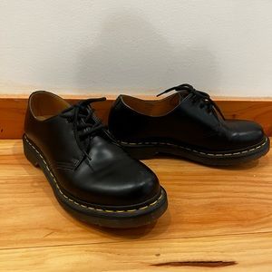Lightly worn 1461 Dr Martens oxfords size 8